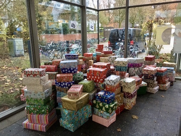 Weihnachtspäckchenaktion.Foto:(c)Idaschule